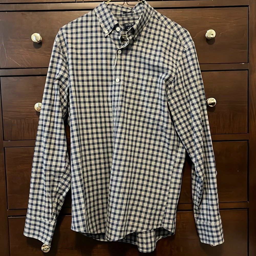 J crew navy and grey check. Flex washed. Size M. Slim